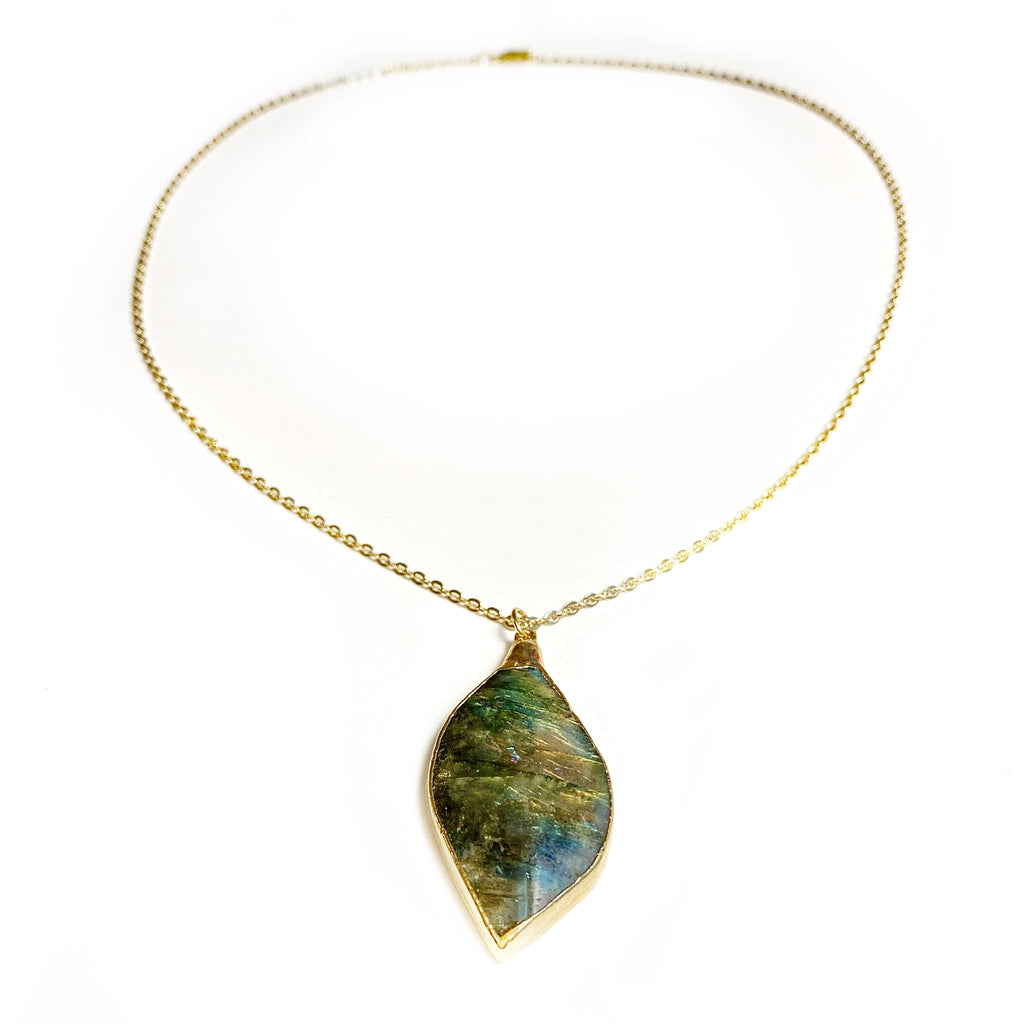 #N105 - Medium Labradorite Pendant Necklace