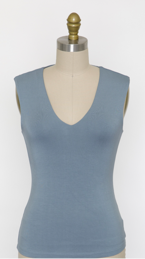 D2657 - Double Layer Sleeveless Shirt
