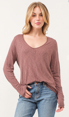 D2608 - Cropped Front-Twist Sweater